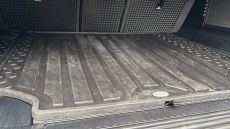 Land Rover Defender 3.0 D200 SE 110 5dr Auto Diesel Estate